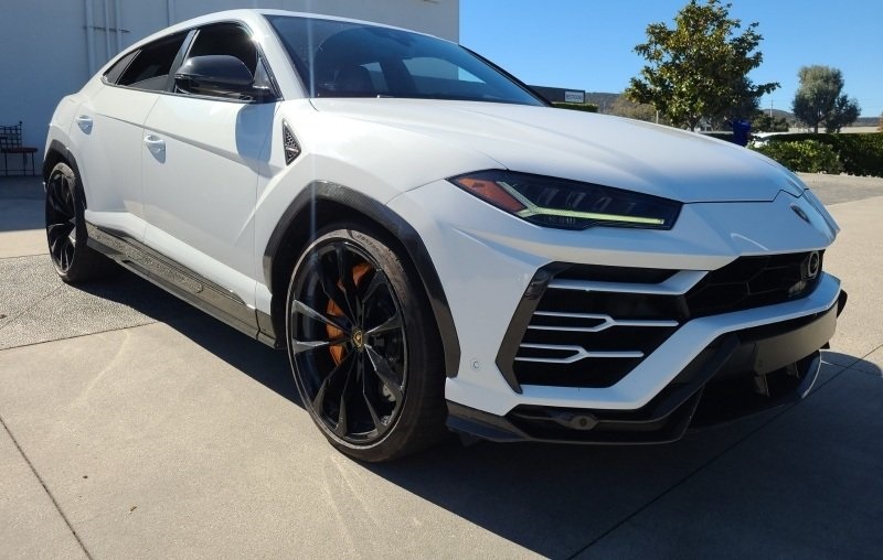 2021 Lamborghini Urus photo 3