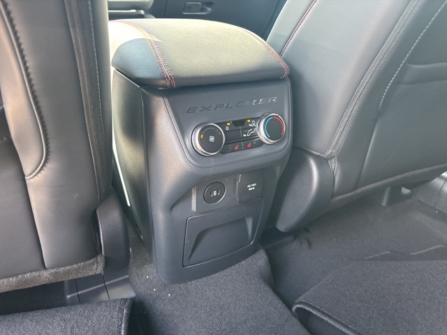 2025 Ford Explorer ST photo 30