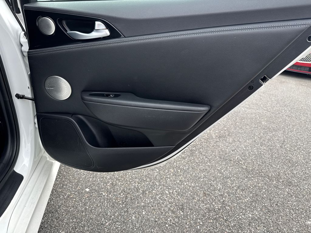 2020 Kia Stinger GT-Line photo 16