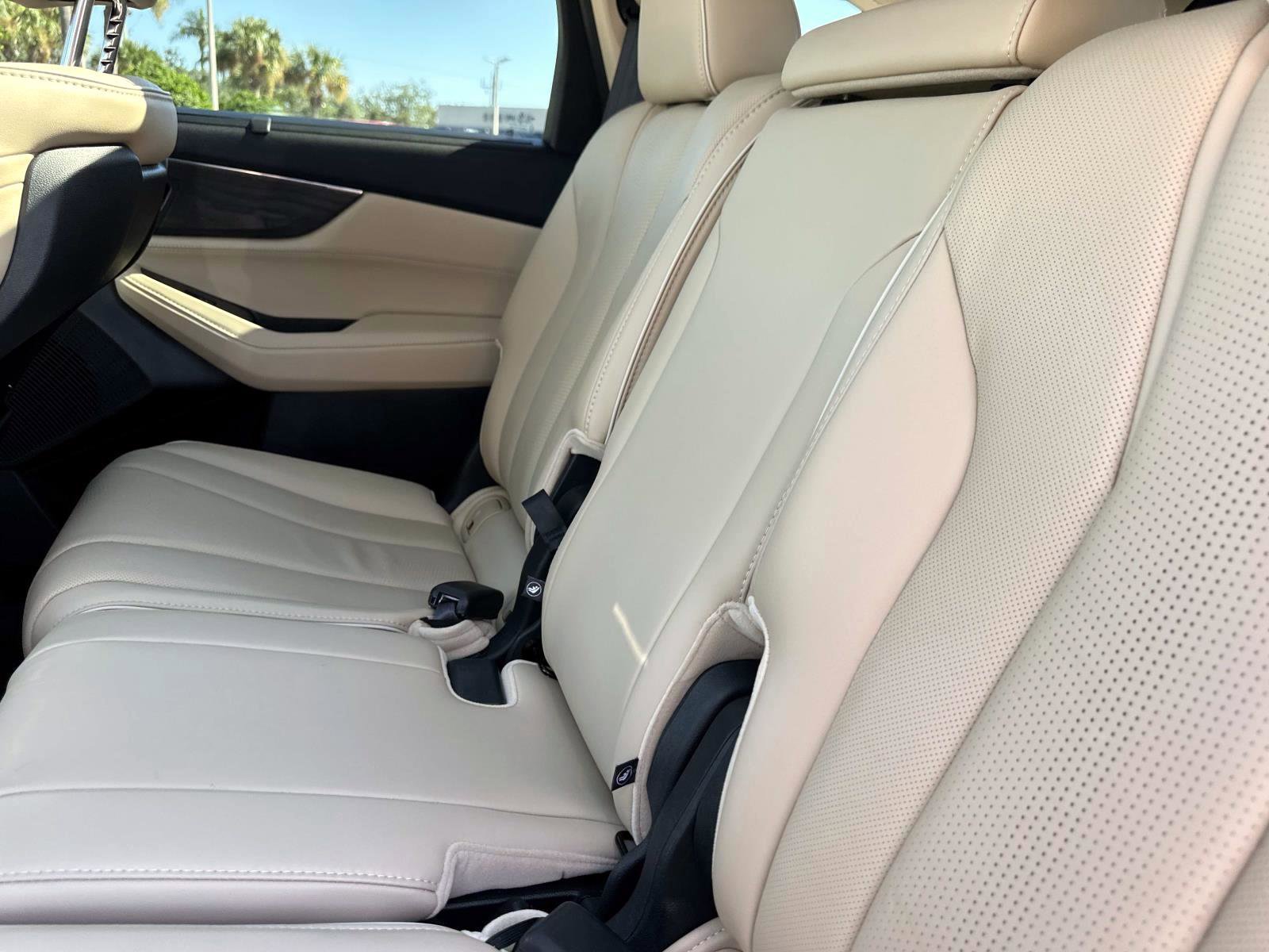 2023 Acura MDX SH-AWD Advance photo 12