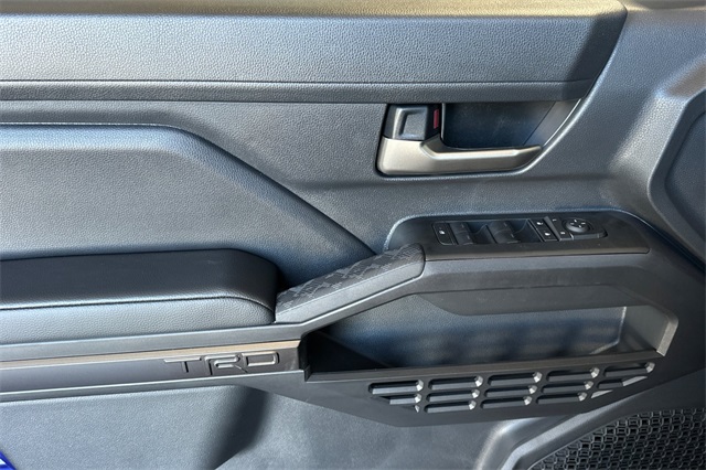 2025 Toyota Tacoma TRD Off-Road 4x4 Double Cab photo 11