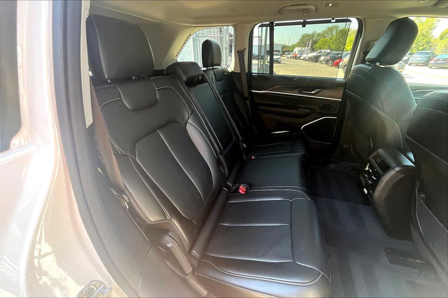 2023 Jeep Grand Cherokee Limited photo 19
