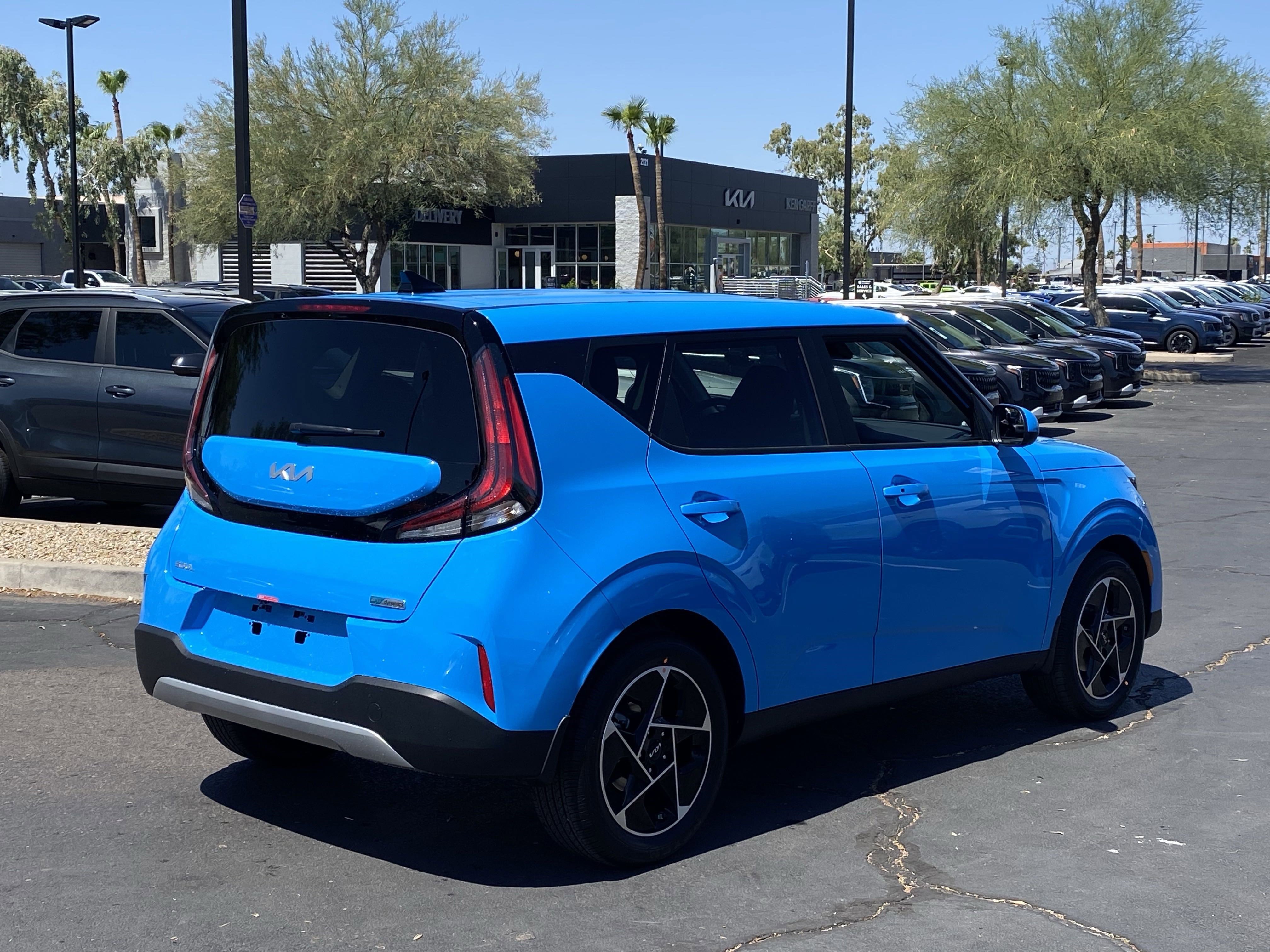2025 Kia Soul EX photo 4