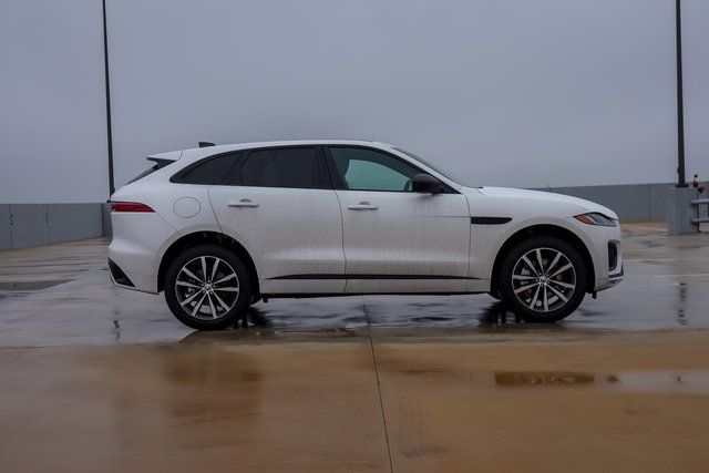 2025 Jaguar F-PACE P250 R-Dynamic S photo 4