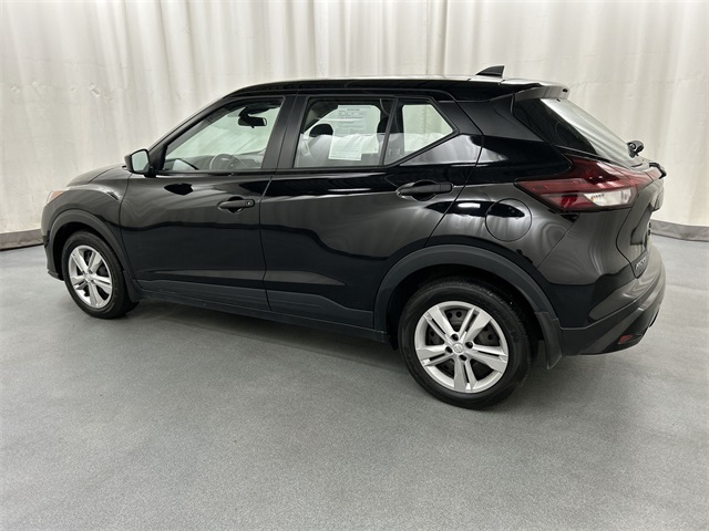 2023 Nissan Kicks S photo 2