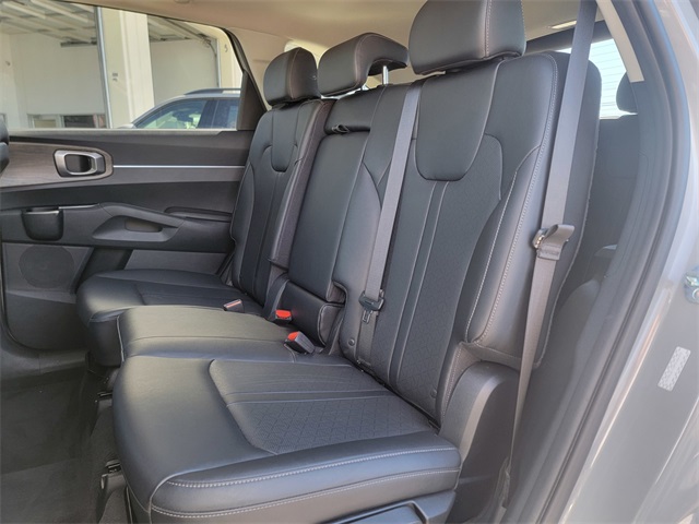 2023 Kia Sorento X-Line S photo 16