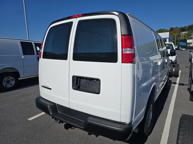 2025 Chevrolet Express 2500 Work Van photo 4