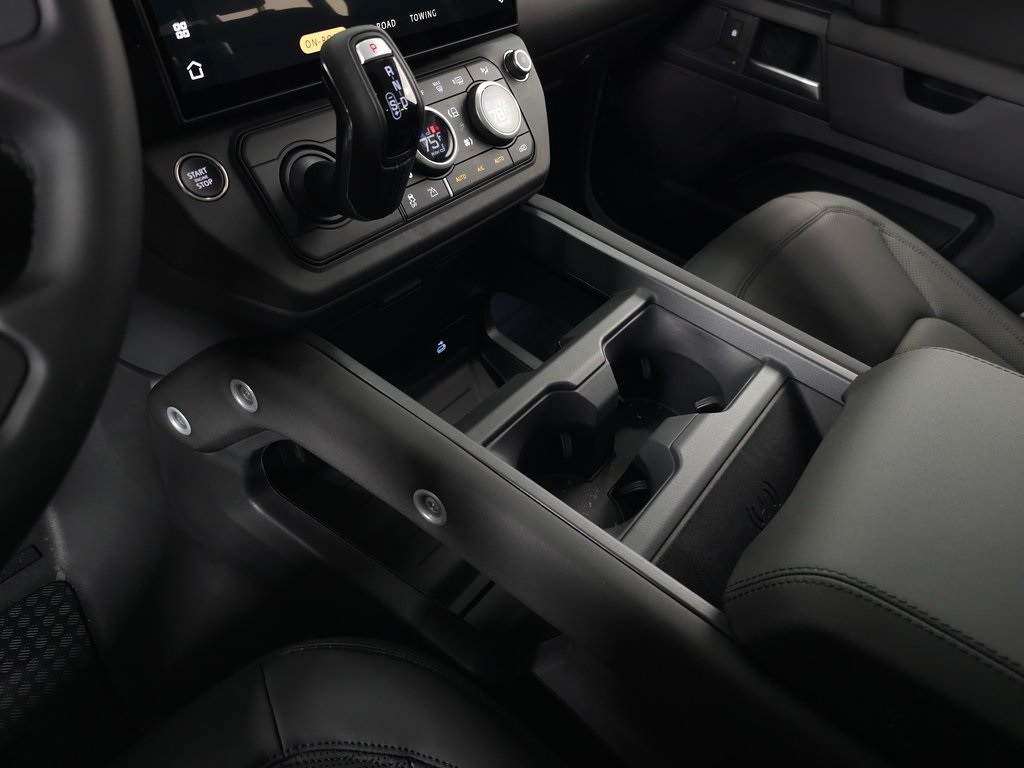 2026 LAND ROVER DEFENDER - Image 25