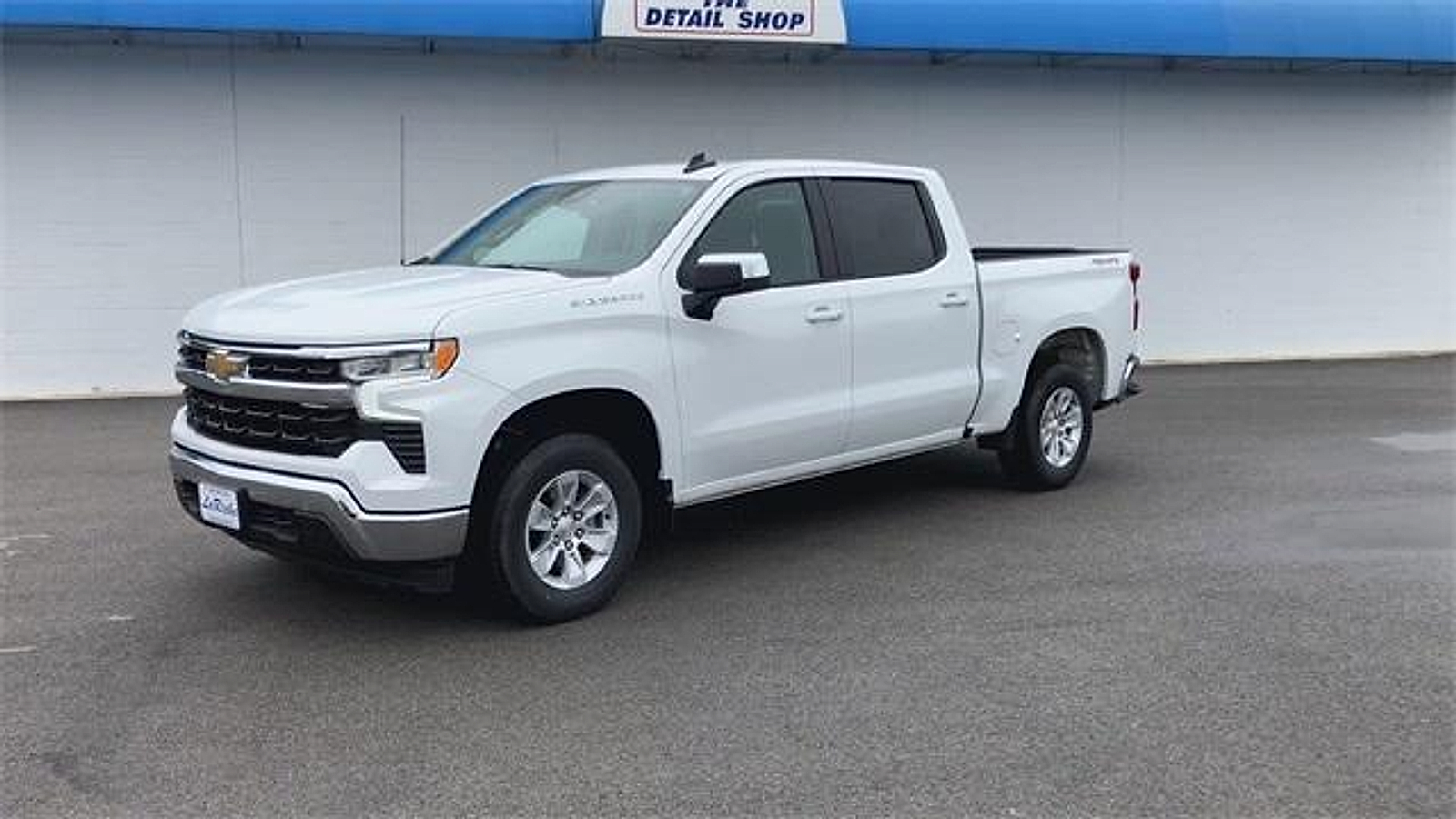 2025 Chevrolet Silverado 1500 LT photo 4