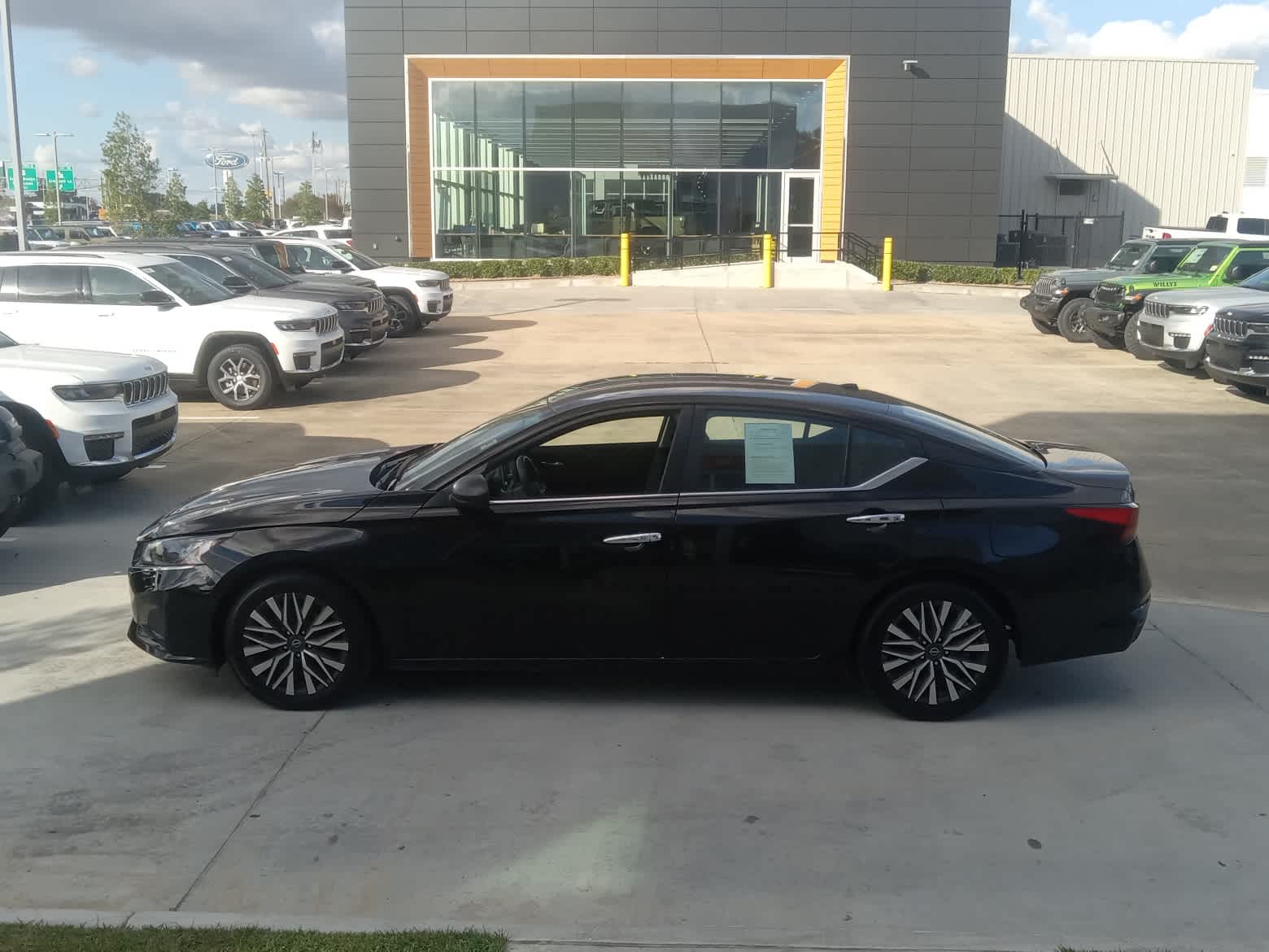 2024 Nissan Altima 2.5 SV photo 4