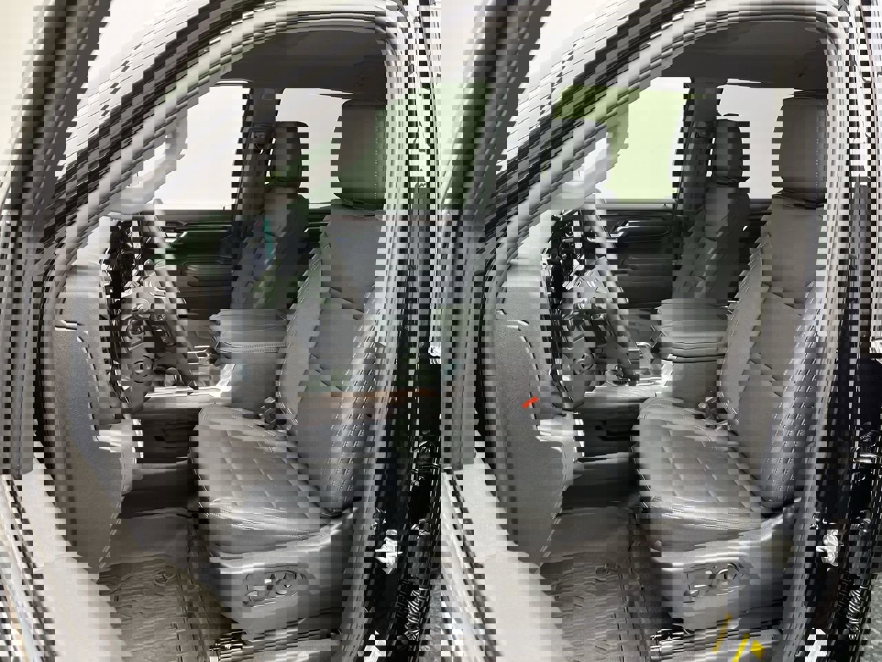 2025 Gmc Sierra 1500 SLT photo 9