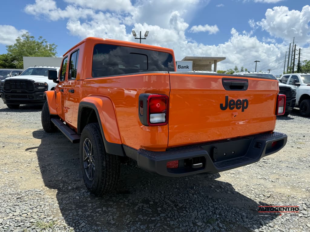 2025 Jeep Gladiator Sport photo 2