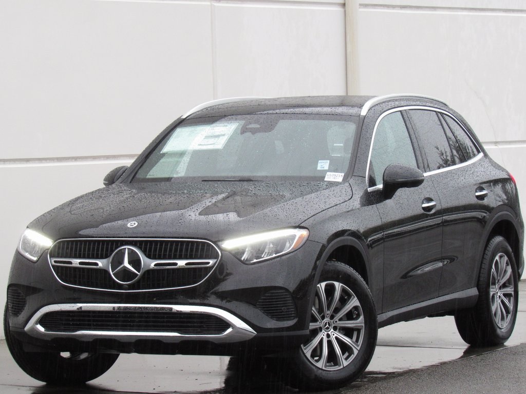 2026 Mercedes-Benz GLC Base's photo