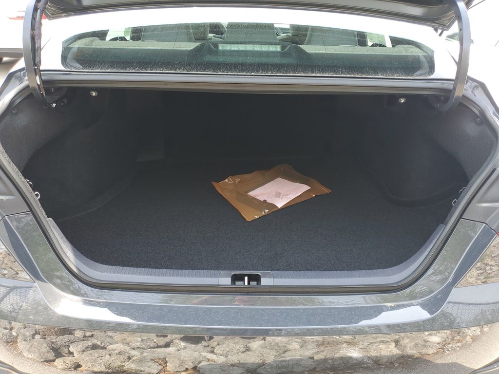 2025 Toyota Camry SE photo 13