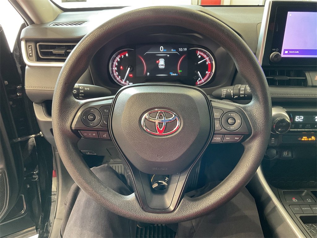 2023 Toyota RAV4 XLE photo 22