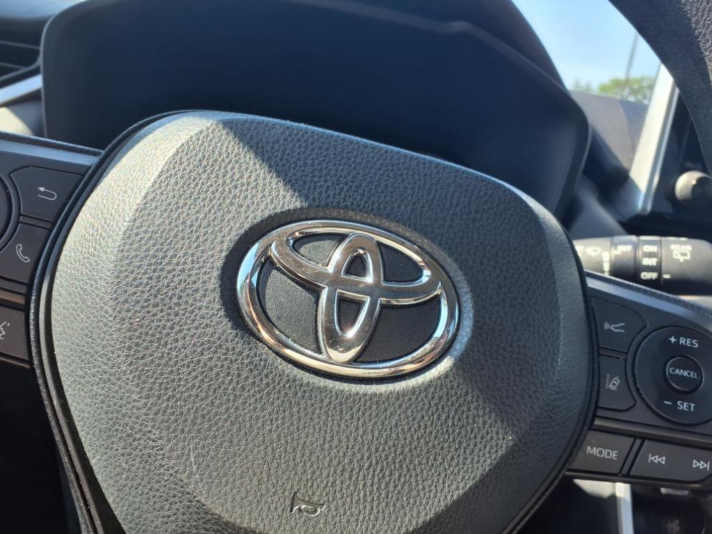 2024 Toyota RAV4 XLE photo 26