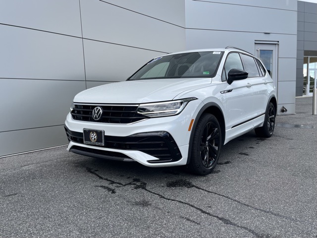 2024 Volkswagen Tiguan SE R-Line Black photo 9