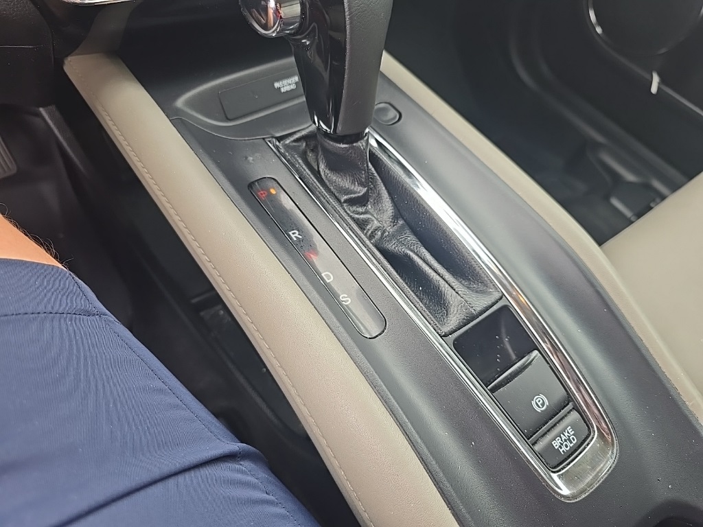 2018 Honda HR-V EX-L photo 16