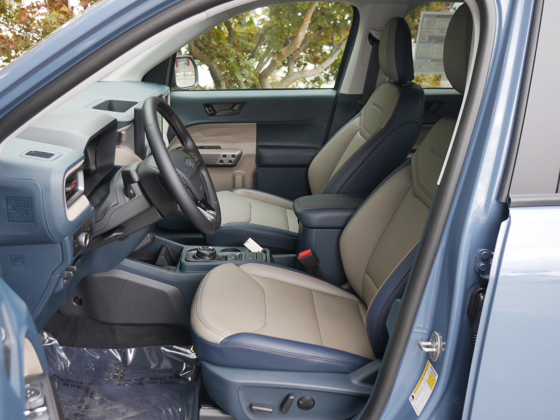 2025 Ford Maverick Lariat photo 2
