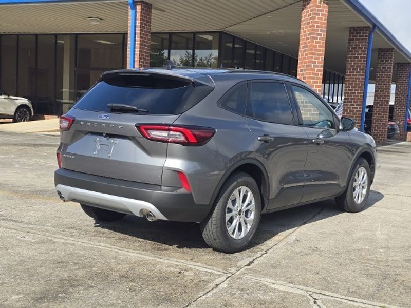 2025 Ford Escape Active photo 2