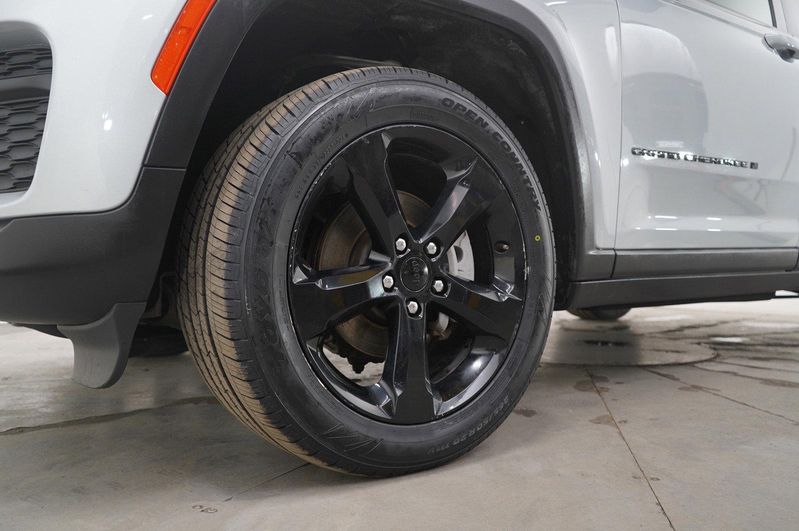 2023 Jeep Grand Cherokee Altitude photo 23