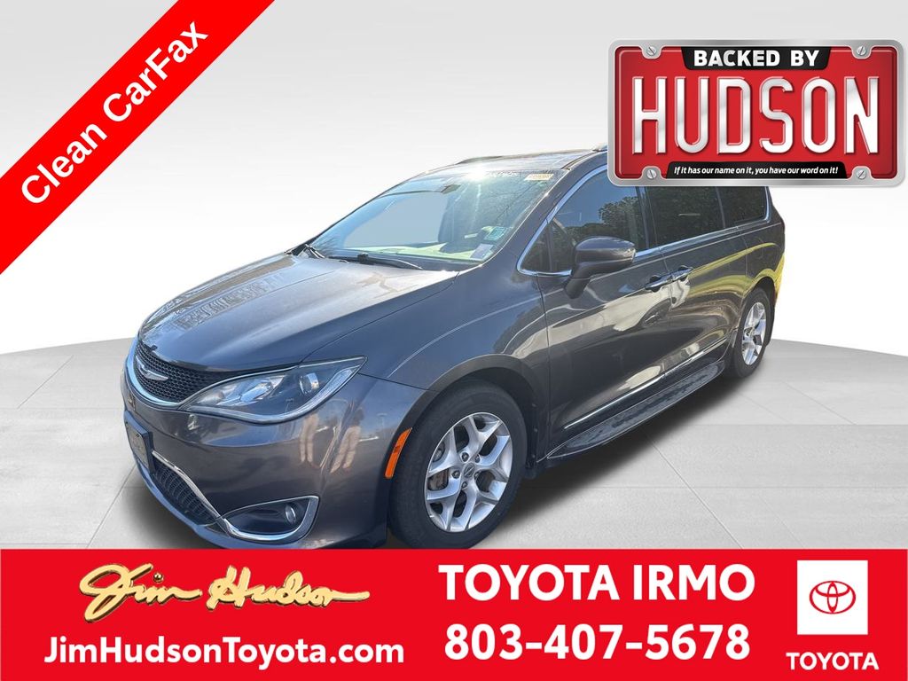 2018 Chrysler Pacifica Touring L Plus's photo