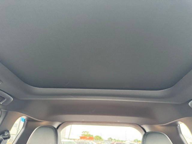 2024 Mitsubishi Outlander photo 32