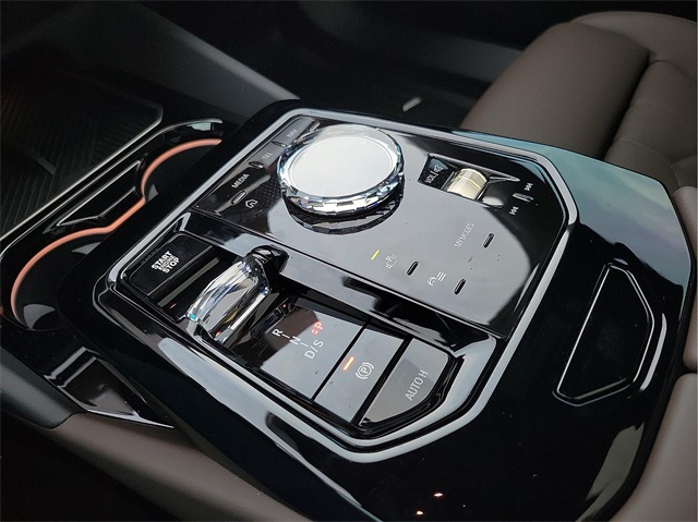 2025 Bmw 550e 550e xDrive photo 27