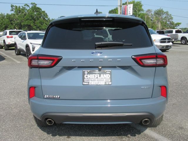 2024 Ford Escape ST-Line photo 5