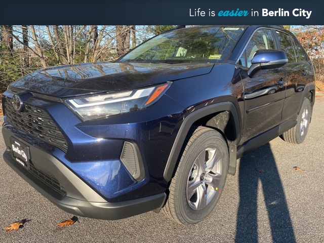 2025 Toyota RAV4 XLE's photo