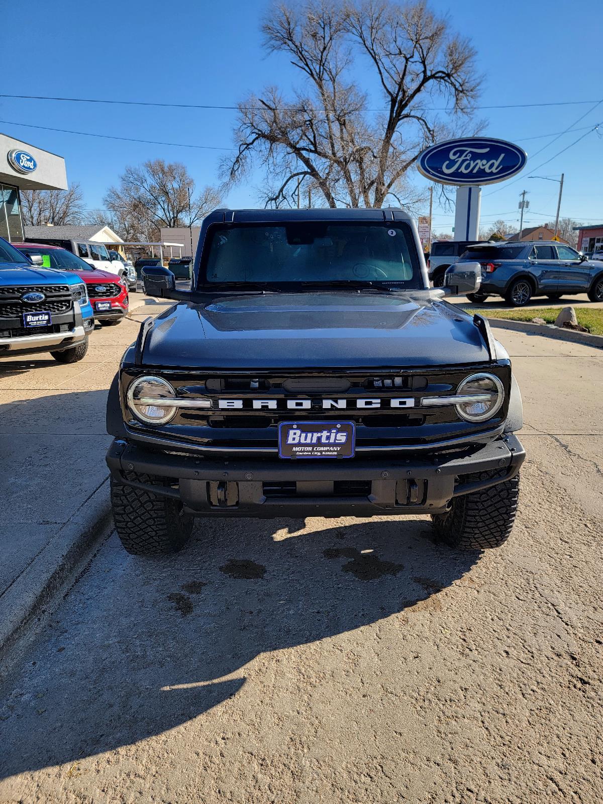 2024 Ford Bronco Outer Banks photo 3