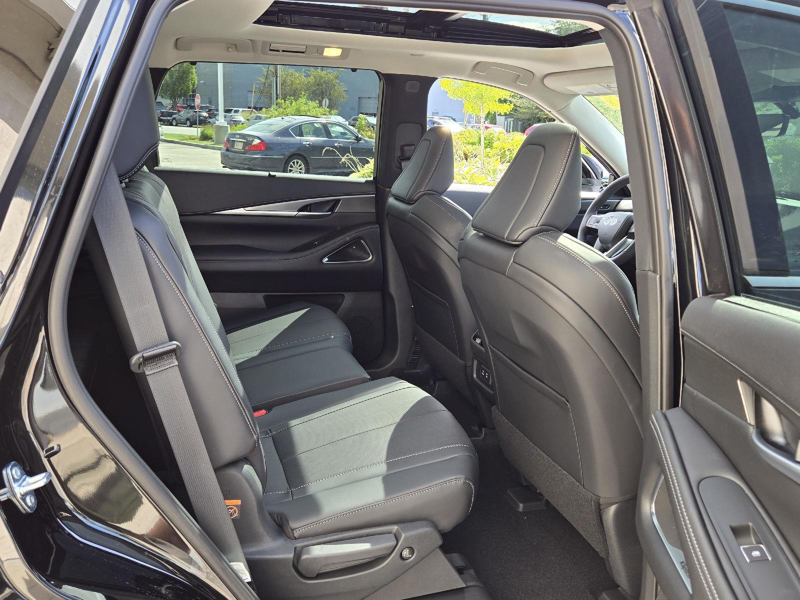 2026 Infiniti QX60 Luxe AWD photo 17
