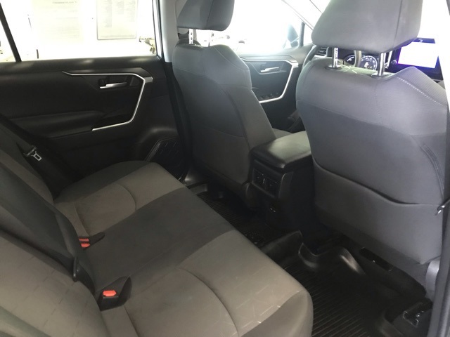 2024 Toyota RAV4 Hybrid XLE photo 12