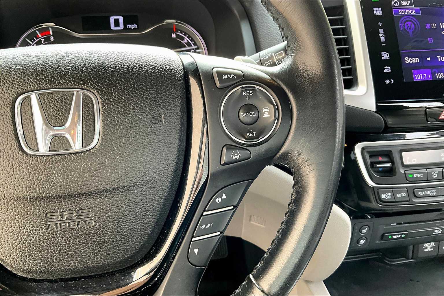 2016 Honda Pilot Elite photo 21