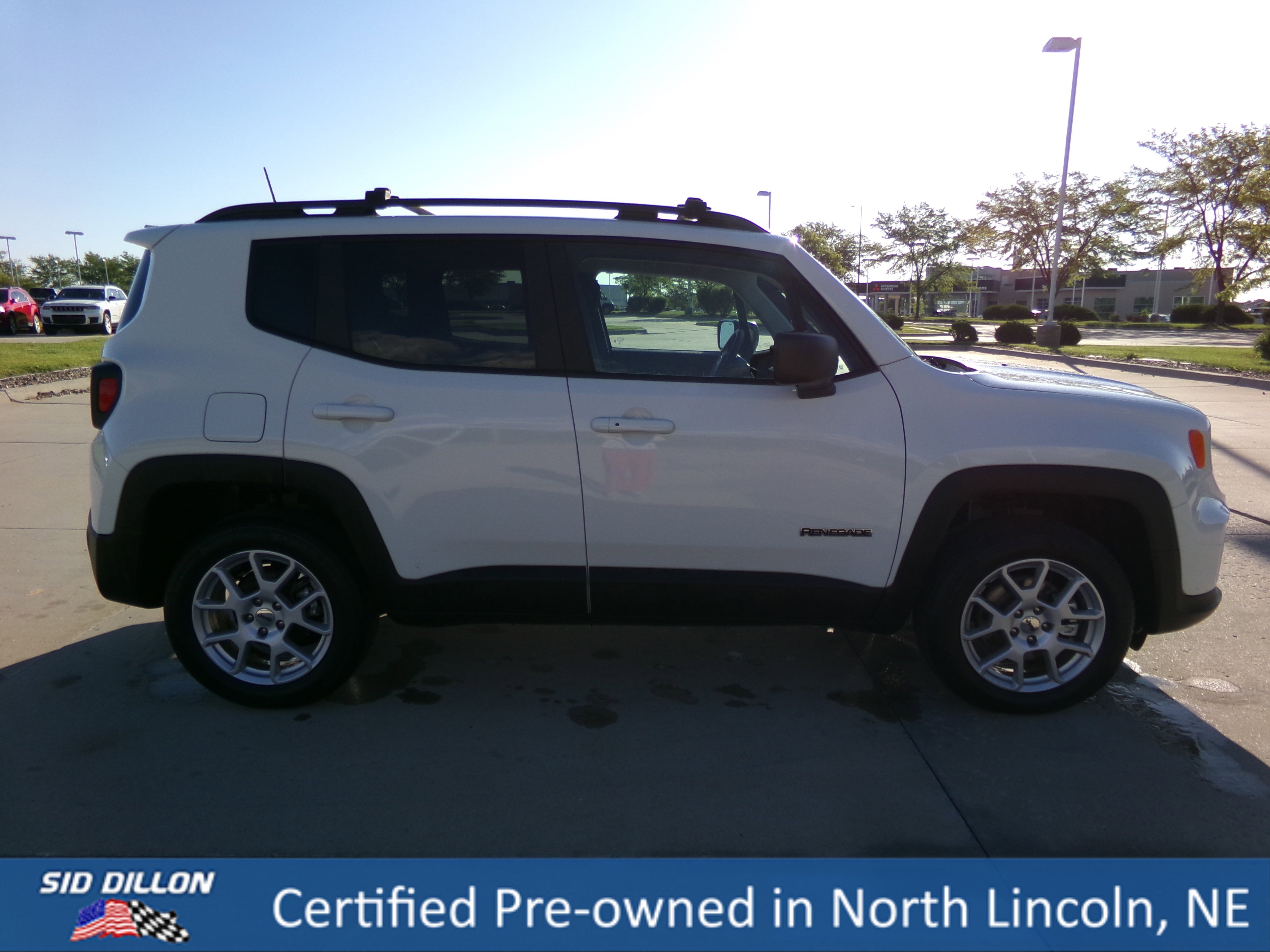 2022 Jeep Renegade Latitude photo 2
