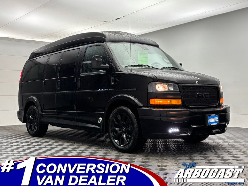 2025 GMC Savana LT's photo