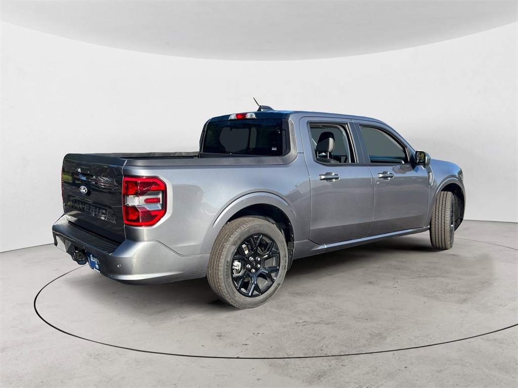 2025 Ford Maverick photo 2
