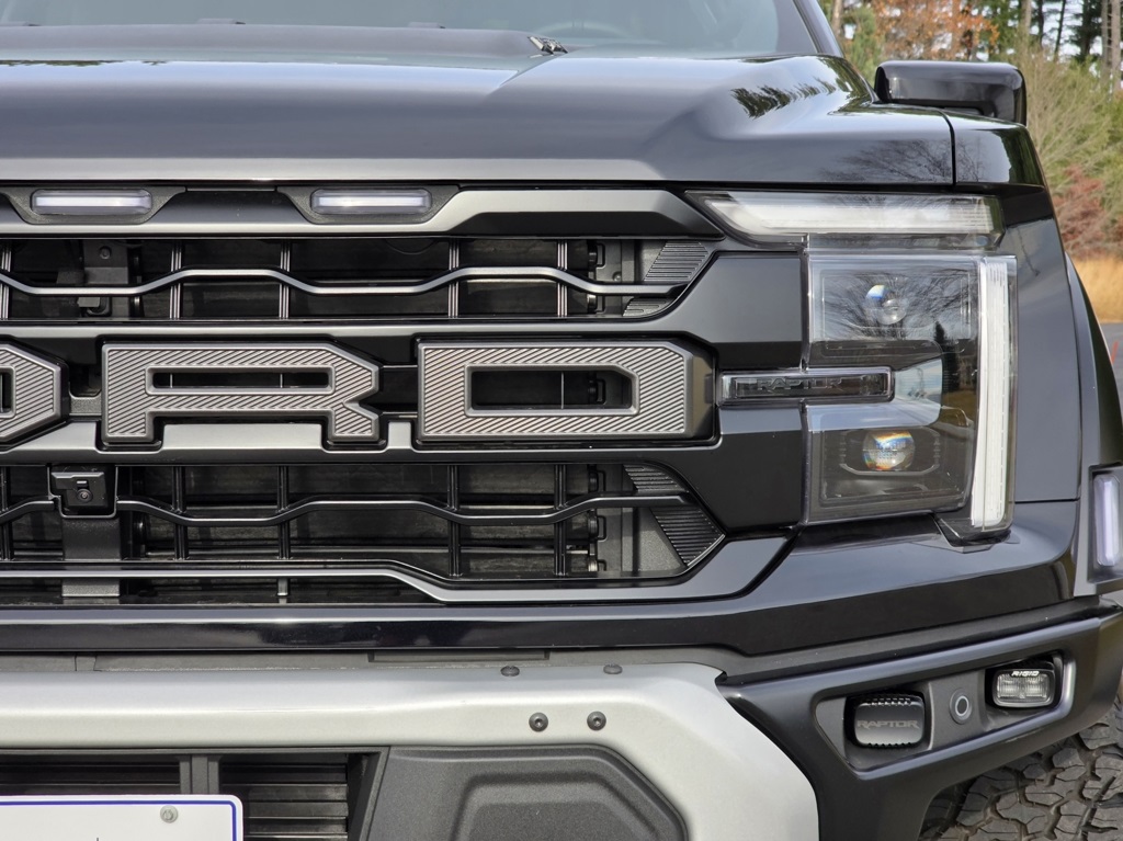 2025 Ford F-150 Raptor photo 4