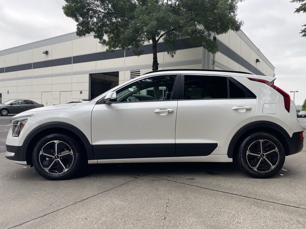 2023 Kia Niro EX photo 6