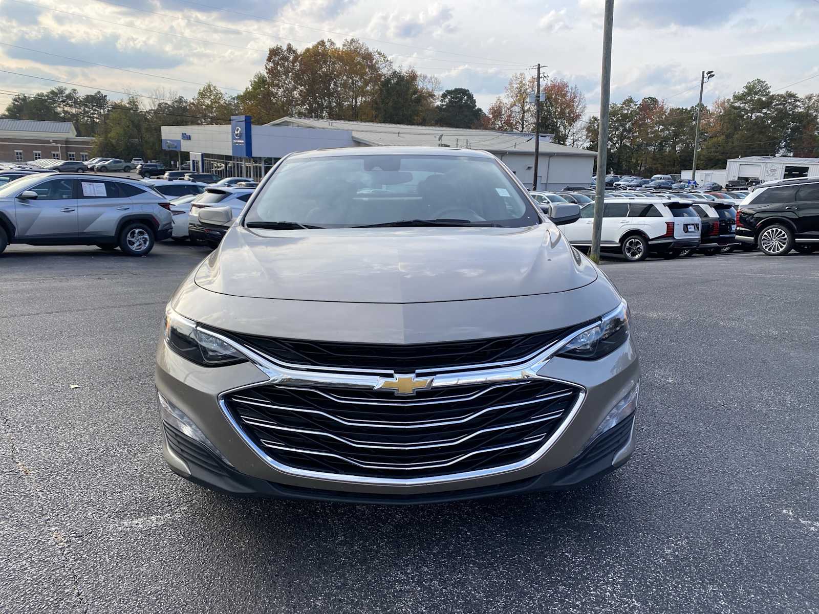 2024 Chevrolet Malibu 1LT photo 2