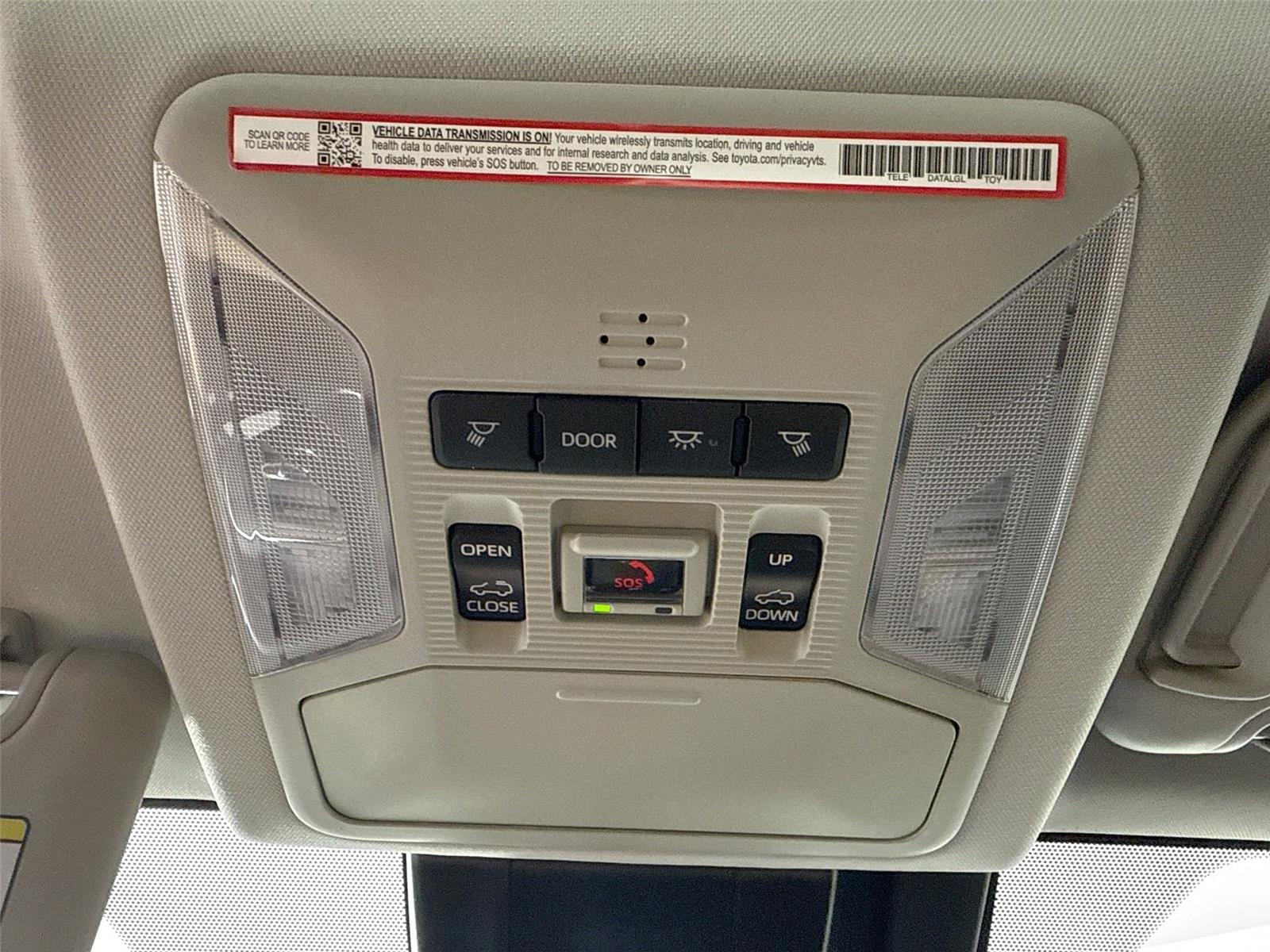 2025 Toyota RAV4 Hybrid XLE Premium photo 18