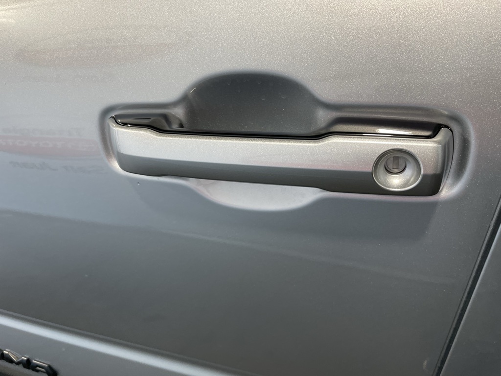2025 Toyota Tacoma photo 13