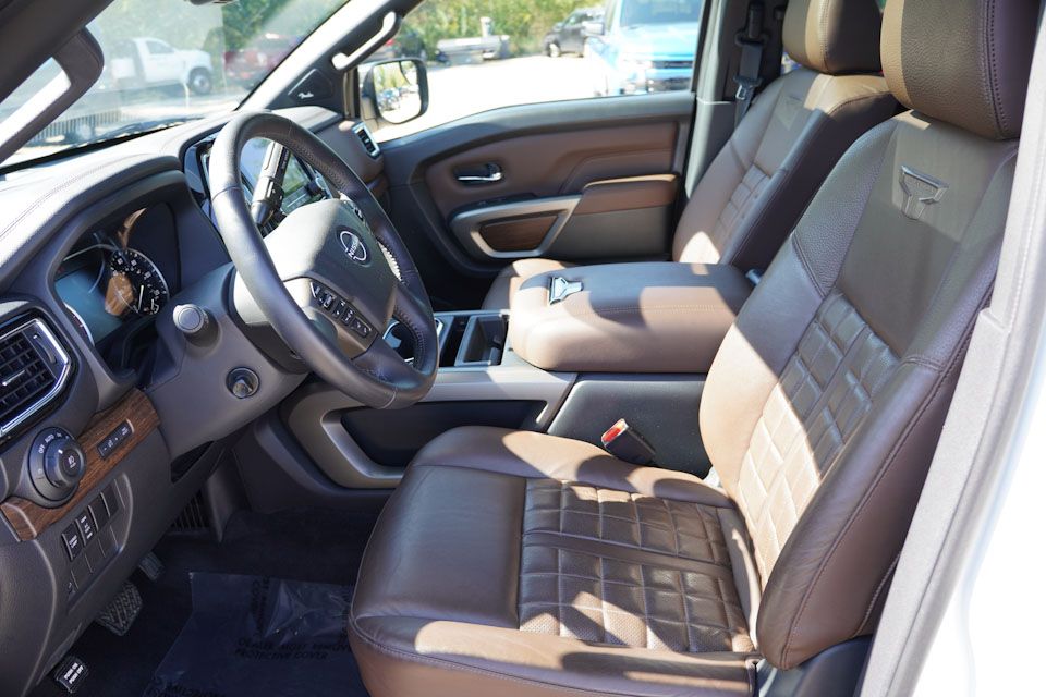 2024 Nissan Titan Platinum Reserve photo 15