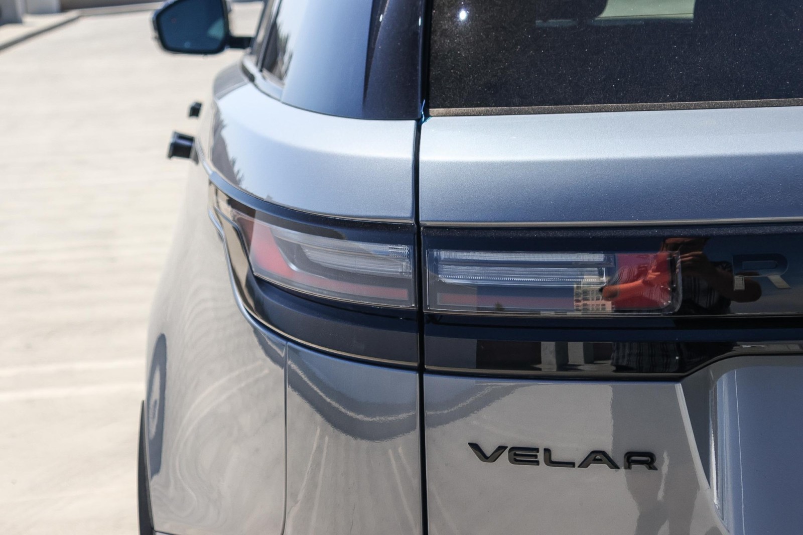 2026 Land Rover Range Rover Velar SE photo 7
