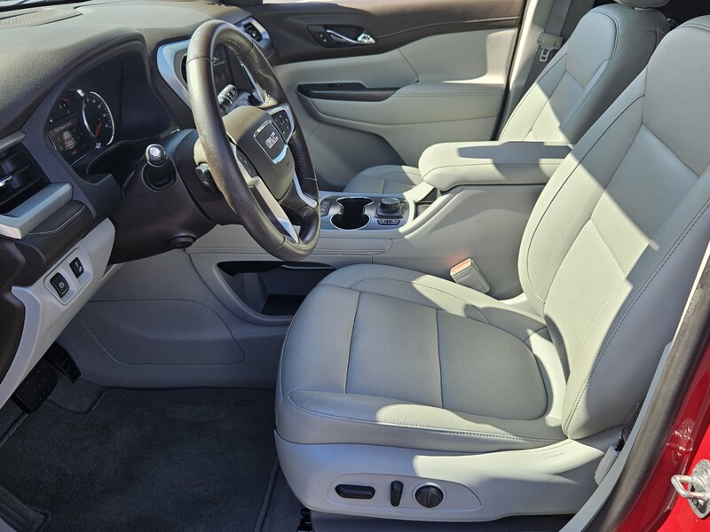 2020 Gmc Acadia SLT photo 9