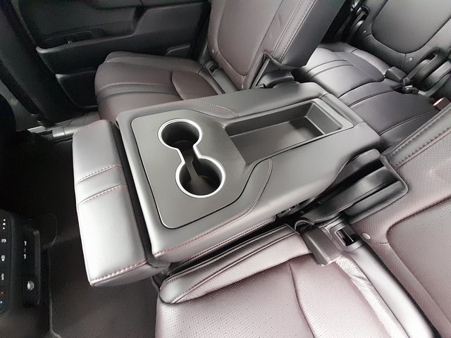 2025 Honda Pilot Black Edition photo 46