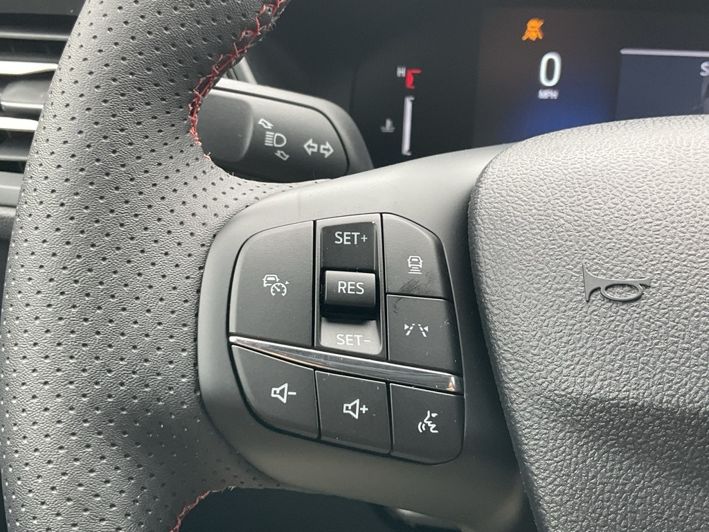 2025 Ford Escape ST-Line photo 5