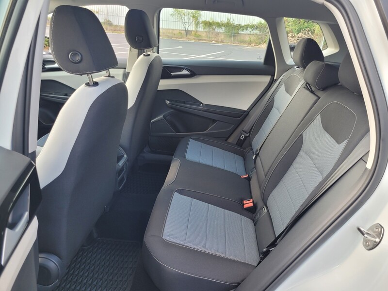 2025 Volkswagen Taos S photo 4