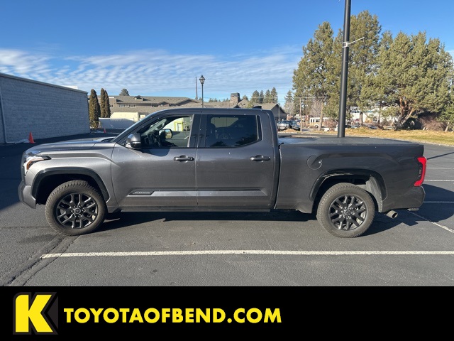2023 Toyota Tundra Platinum's photo