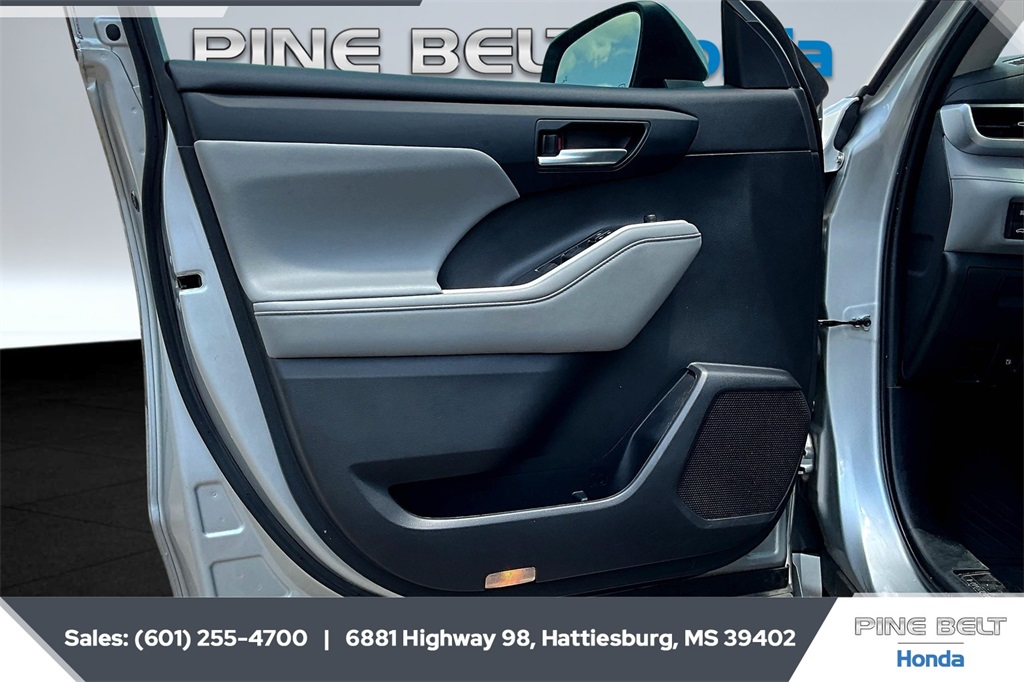 2022 Toyota Highlander XLE photo 15
